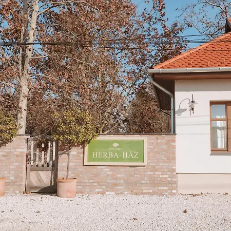 Herba-haz Bed & Breakfast