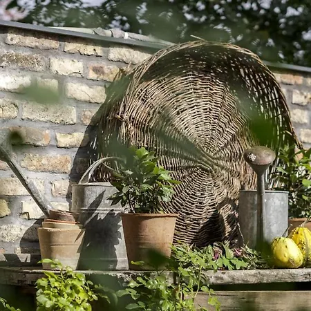 Herba-haz Bed & Breakfast *